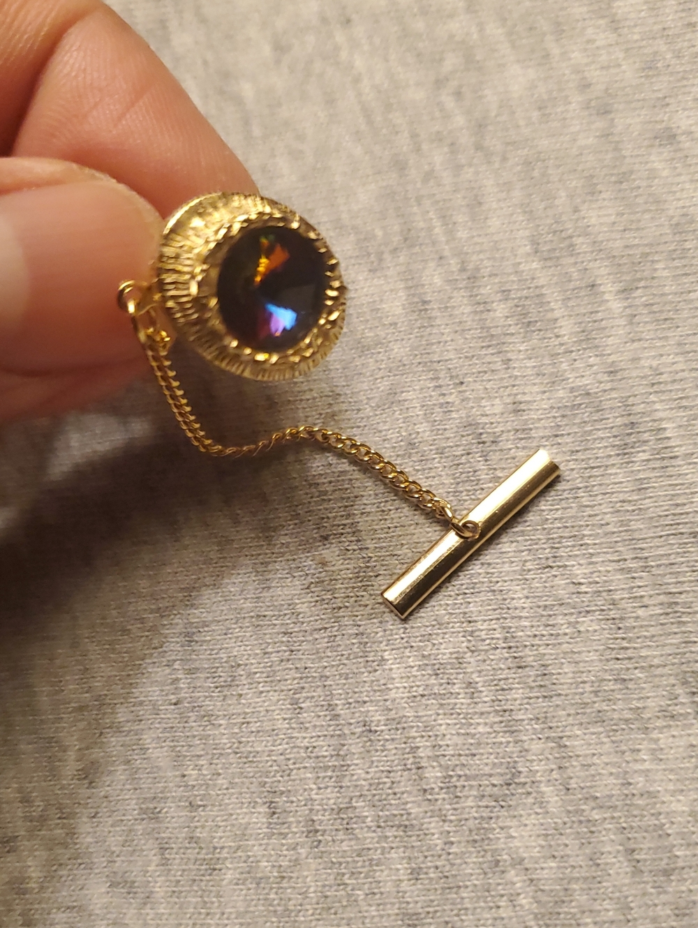 Vintage Gold Tone Ornate Textured Red Rhinestone Tie Tack Pin T-Bar Chain